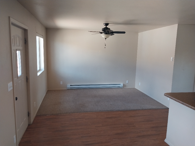 209 4th St Sw #C - Photo 4 of 9
