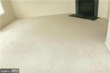 1729 Barnett Ct - Photo 2 of 7