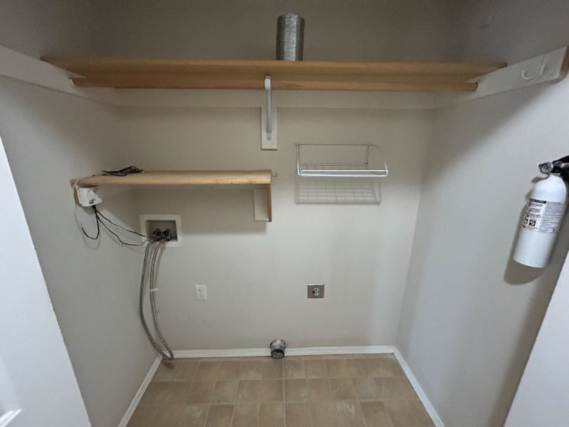 1707 Dora Dr N - Photo 2 of 14