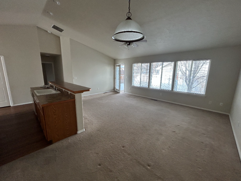 1707 Dora Dr N - Photo 7 of 14