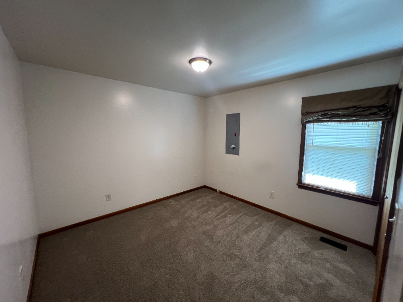 210 N Fourth St #B - Photo 7 of 12