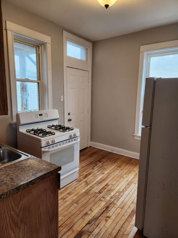 5111 W Ferdinand St #2C - Photo 3 of 8