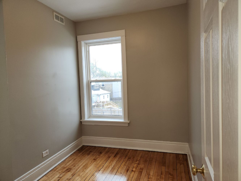 5111 W Ferdinand St #2C - Photo 6 of 8
