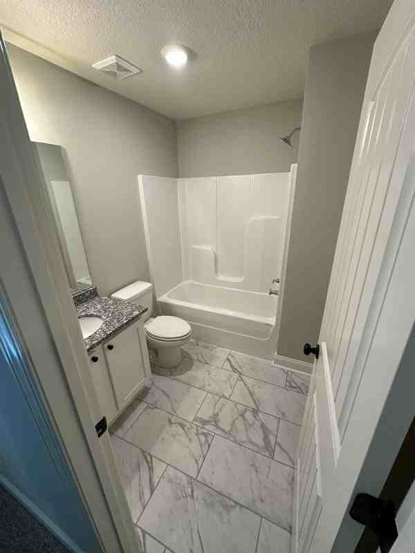 136 Silverside Dr - Photo 4 of 7