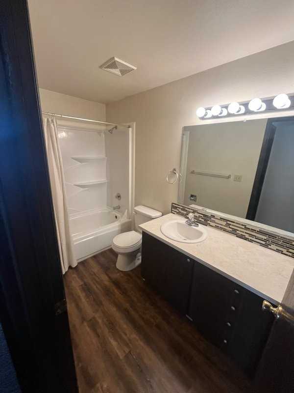 1104 S Jefferson St #204 - Photo 7 of 10