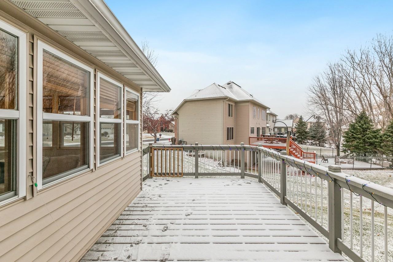 8633 Carriage Hill Ct - Photo 3 of 20