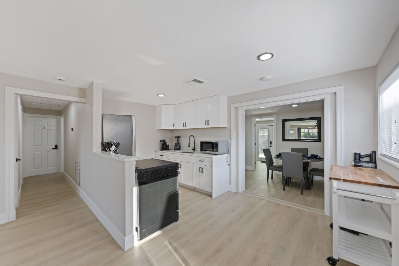 3664 Florida Blvd - Photo 3 of 10