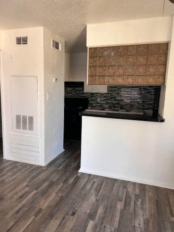 208 Victor St #20 - Photo 2 of 2