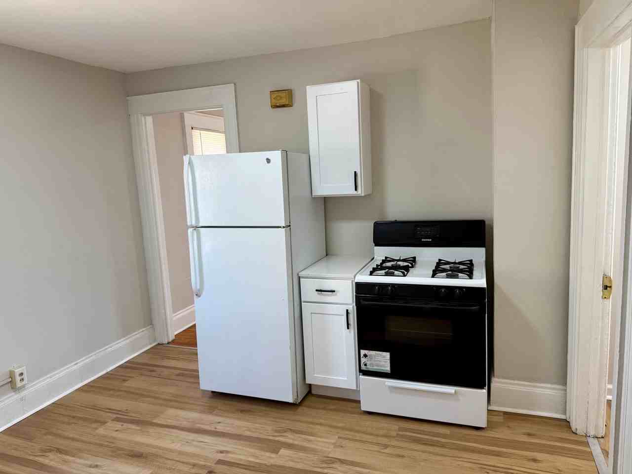 1919 Burnet Ave #FL2 - Photo 2 of 7