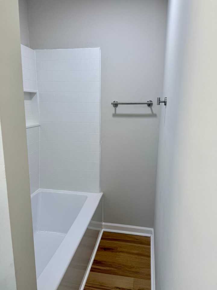 1919 Burnet Ave #FL2 - Photo 4 of 7