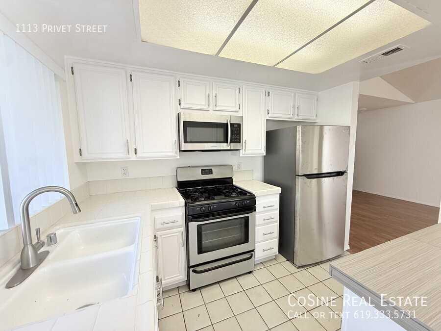 1113 Privet St - Photo 5 of 21