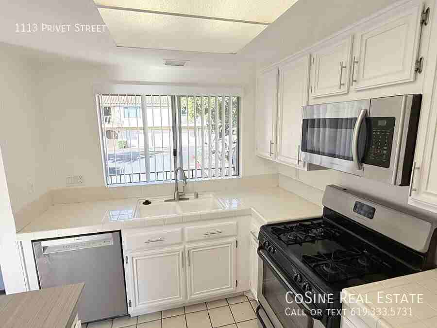 1113 Privet St - Photo 6 of 21