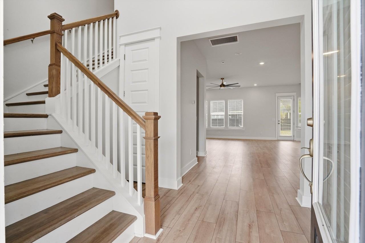 392 Parish Farms Dr - Photo 2 of 20