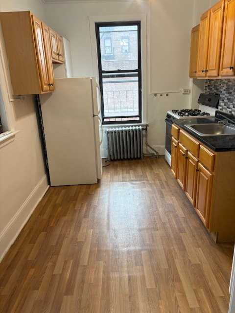 1380 Virginia Ave - Photo 4 of 6