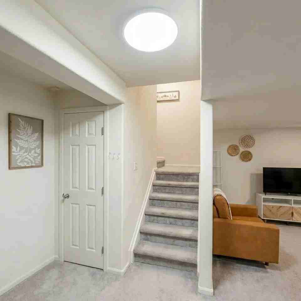 6347 Utica Ct - Photo 3 of 14