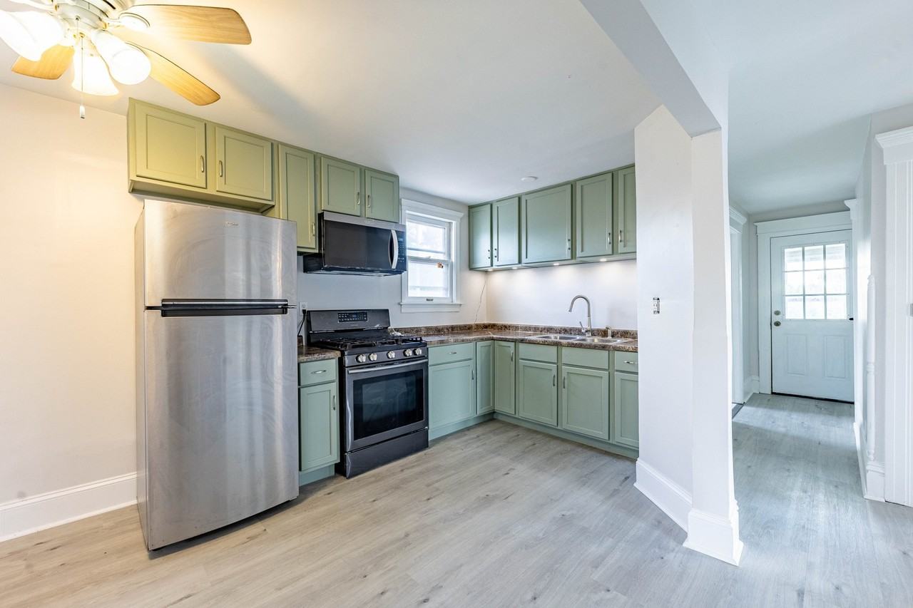 21 N Locust St #2 - Photo 7 of 19