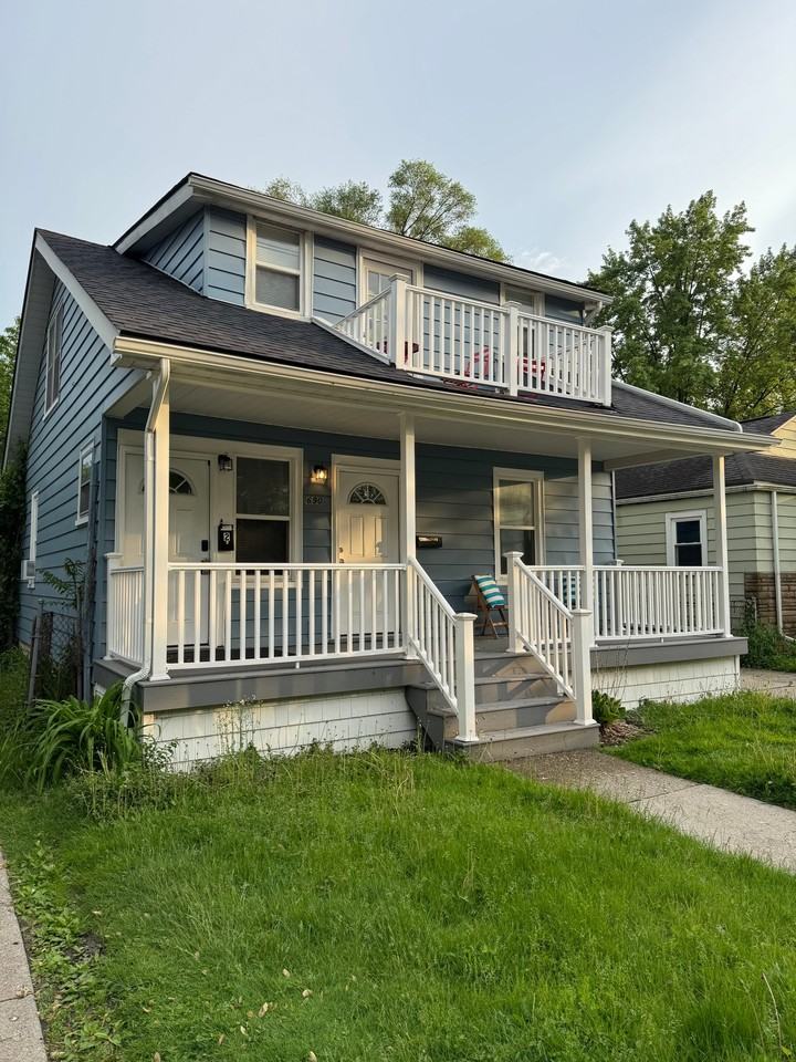 690 E Marshall St - Photo 2 of 11
