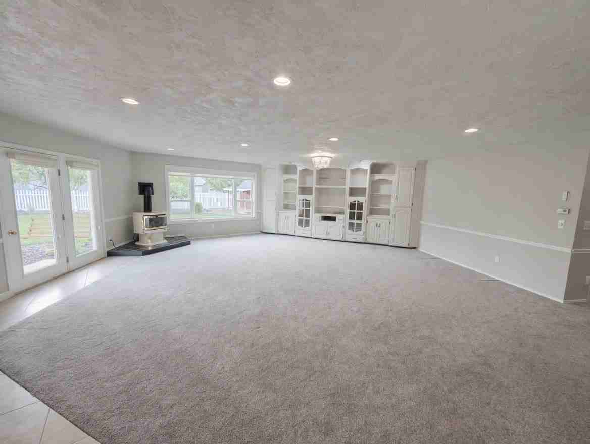 105 S Park Ave - Photo 3 of 20