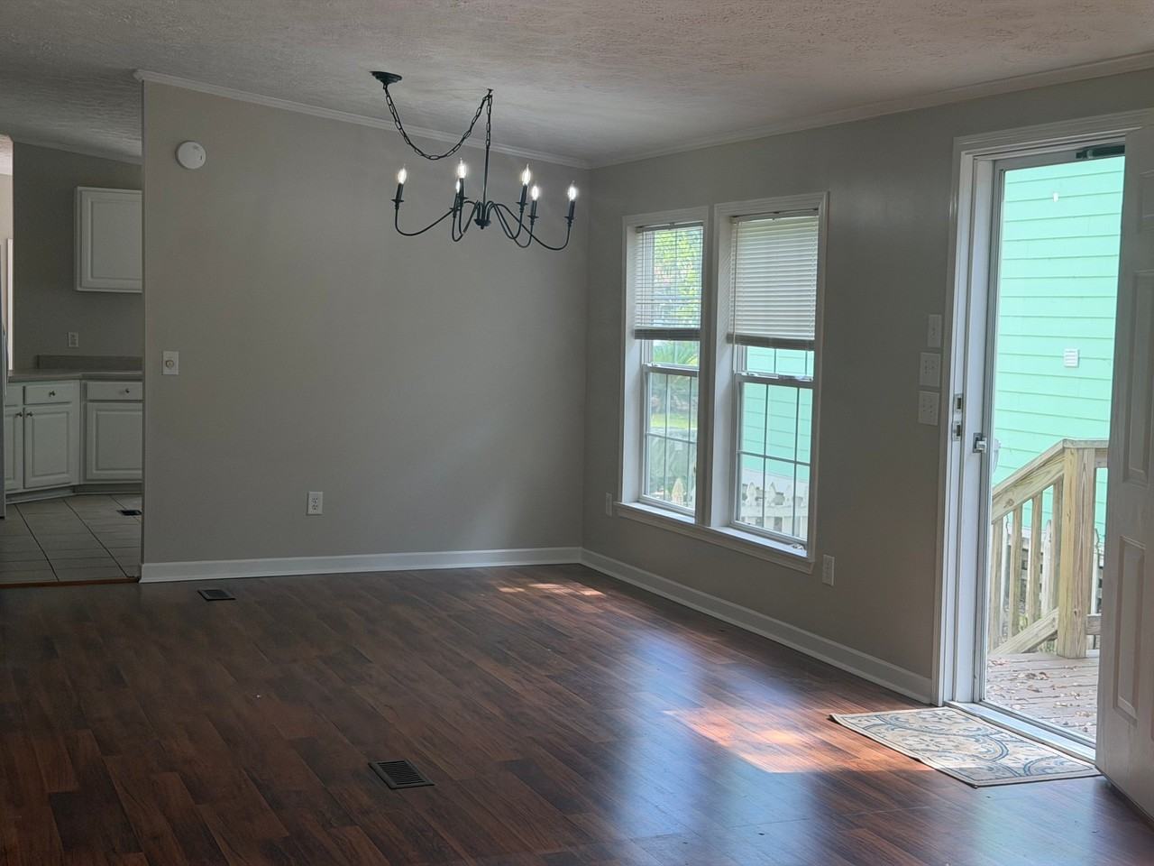 1009 13th St - Photo 7 of 12