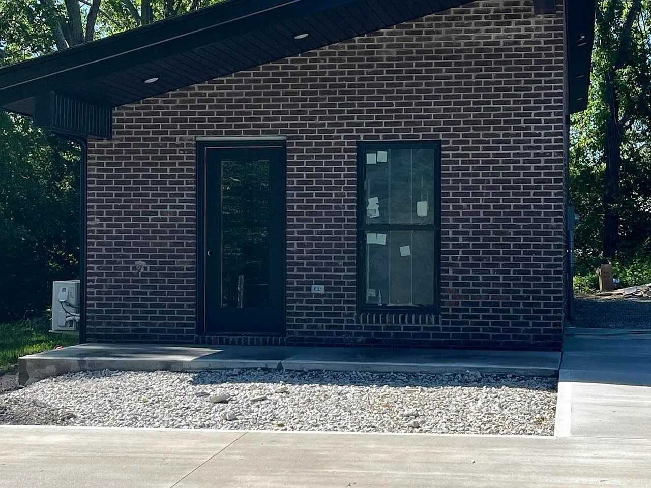 102 Elmo Dr - Photo 2 of 9