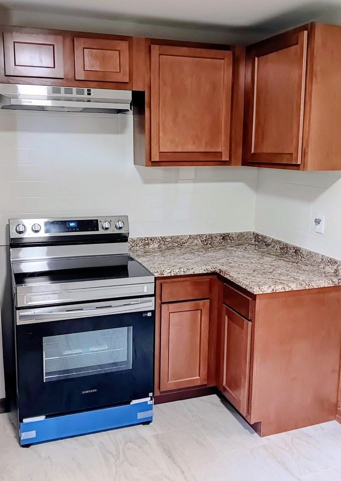 144 S Glenn St - Photo 5 of 7