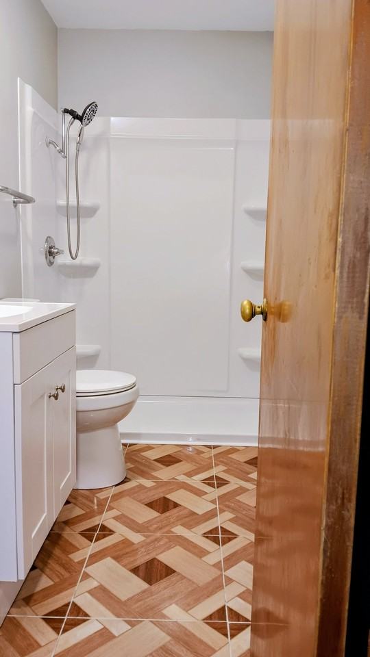 144 S Glenn St - Photo 6 of 7
