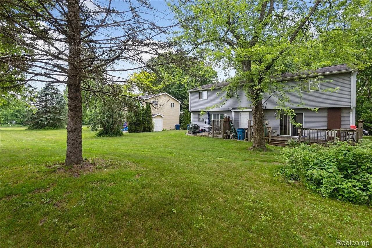 10457 Eagle Rd #4 - Photo 2 of 18