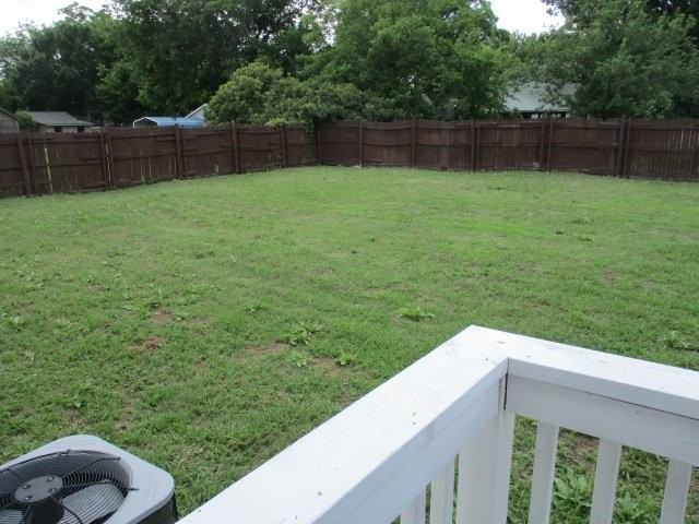 605 Jackson St - Photo 6 of 14