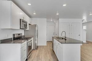 featured image of 597 N Scuttlebutt Ln