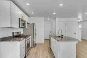 featured image of 597 N Scuttlebutt Ln
