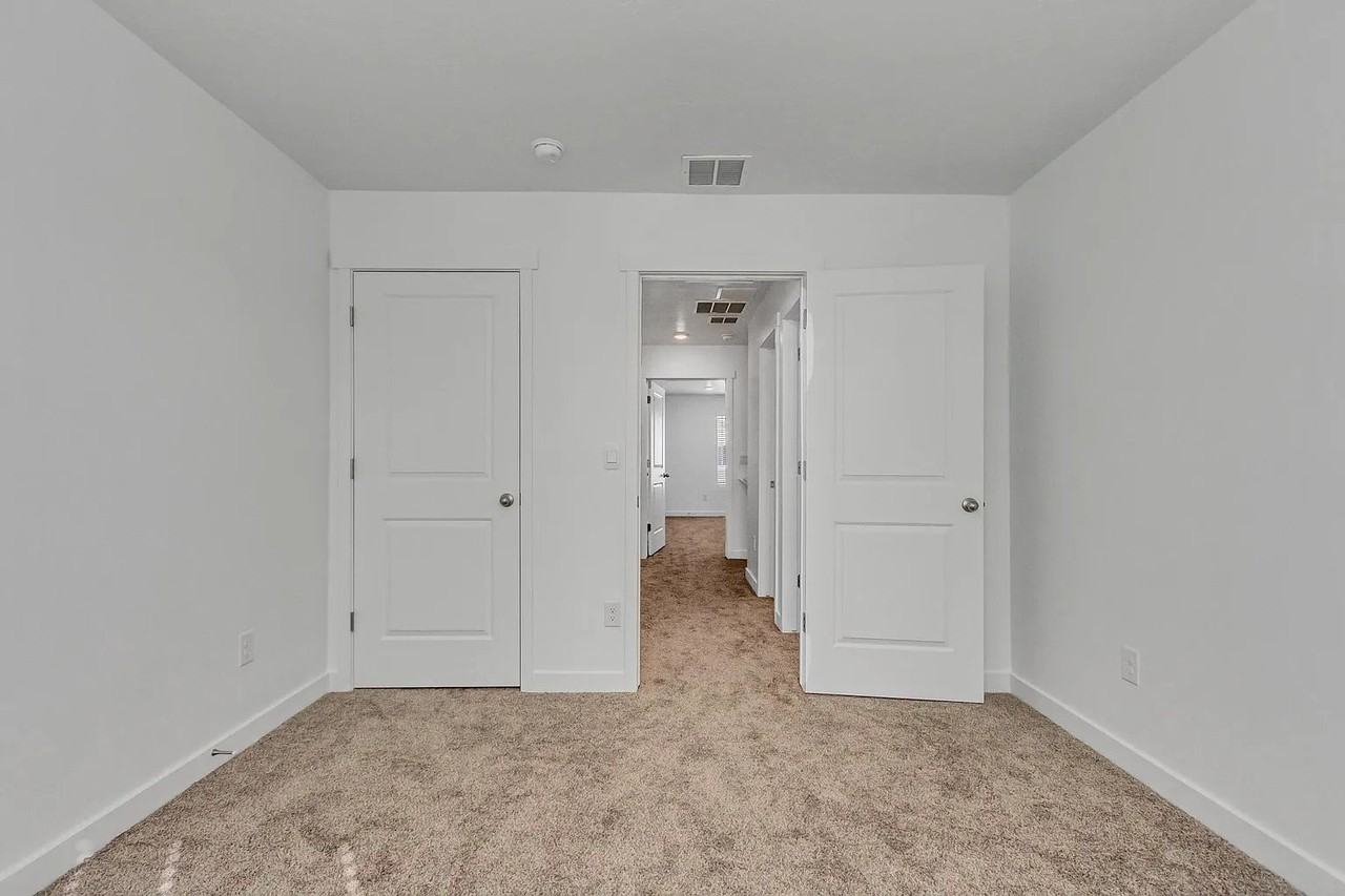 597 N Scuttlebutt Ln - Photo 7 of 17
