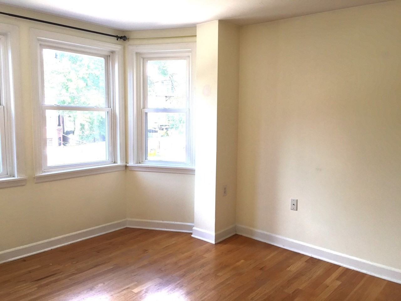 920 N Calvert St - Photo 6 of 10