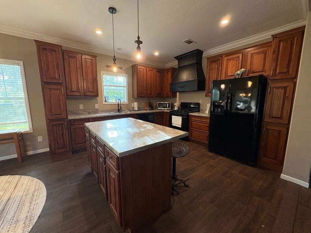 1820 Necourt - Photo 2 of 10
