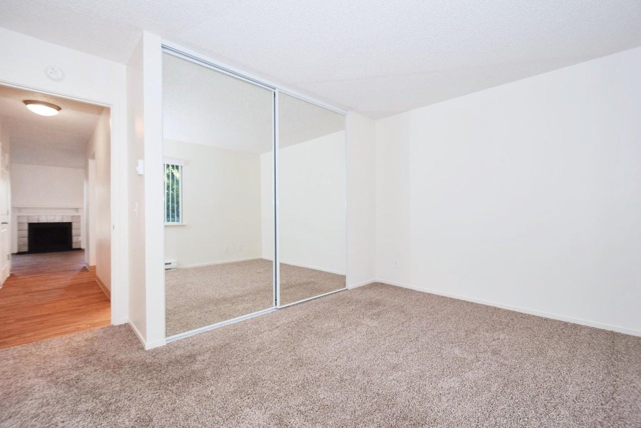 12375 Mount Jefferson Ter #1B - Photo 2 of 12