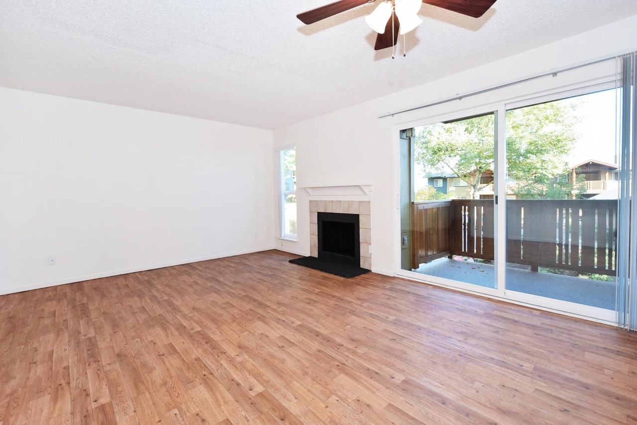12375 Mount Jefferson Ter #1B - Photo 3 of 12