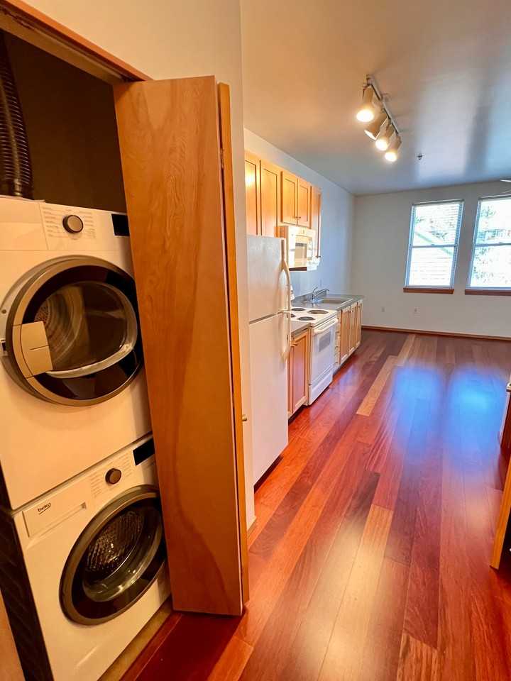 3535 S Corbett Ave #303 - Photo 2 of 8