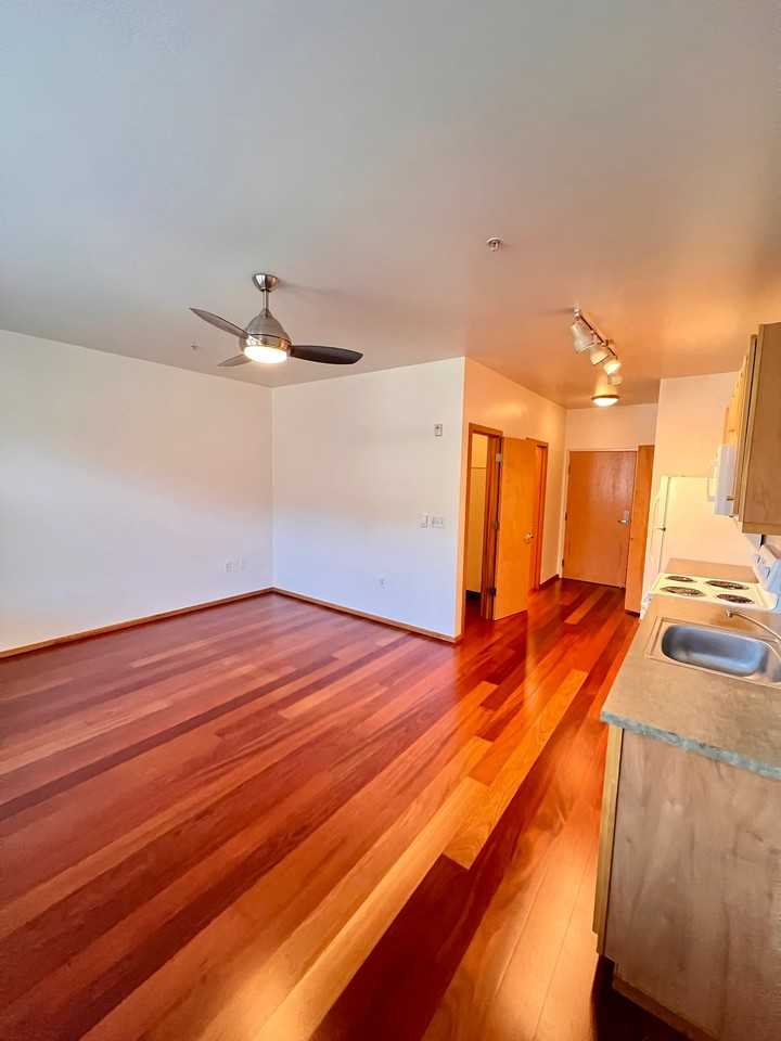 3535 S Corbett Ave #303 - Photo 4 of 8