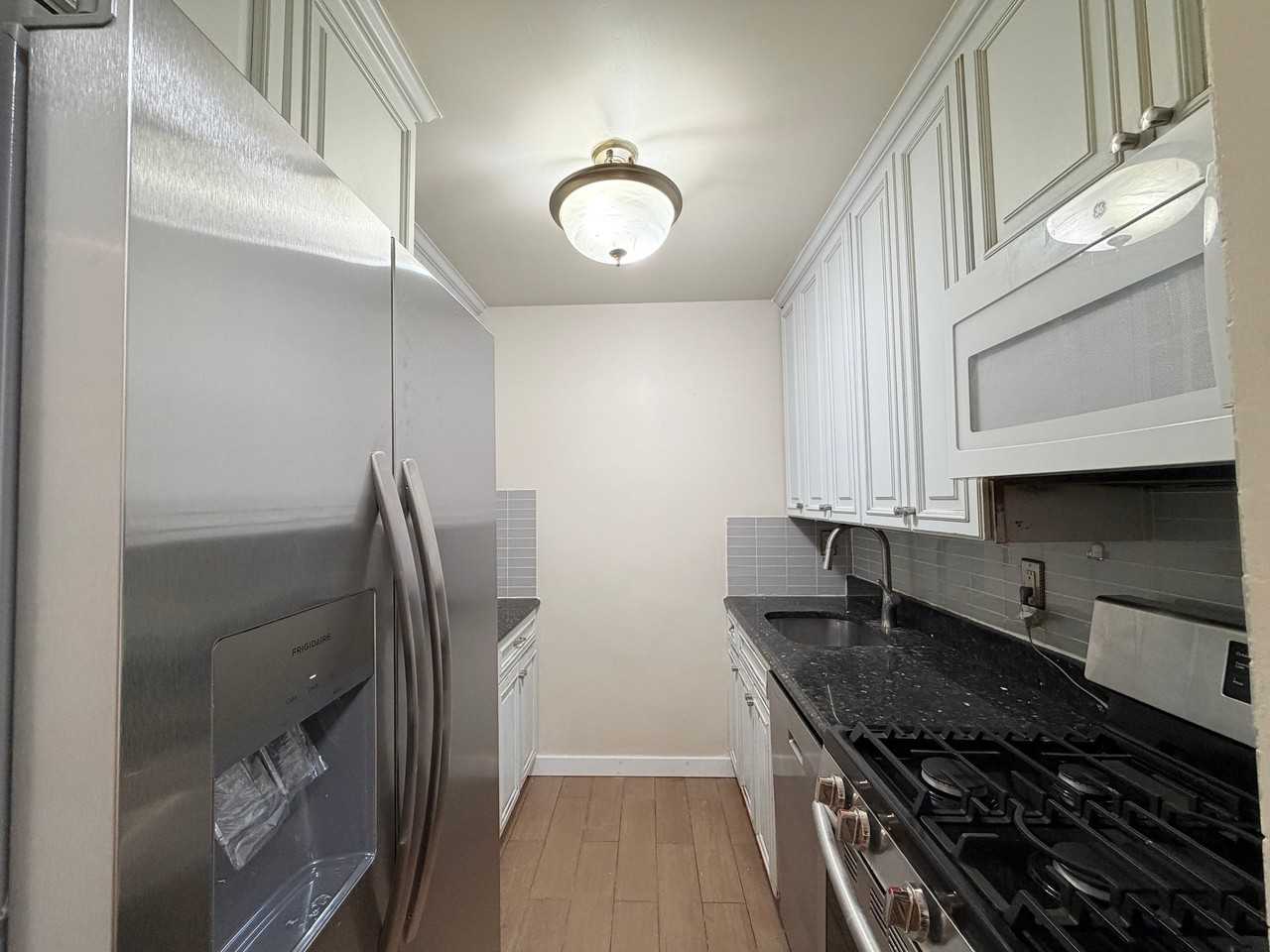 1029 Kelly St #2 - Photo 3 of 13