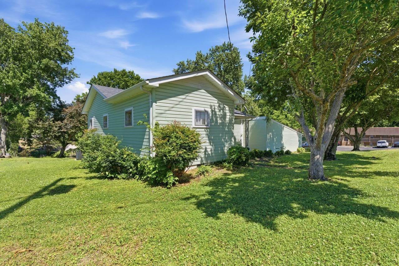 3007 Dabbs Ave - Photo 2 of 20