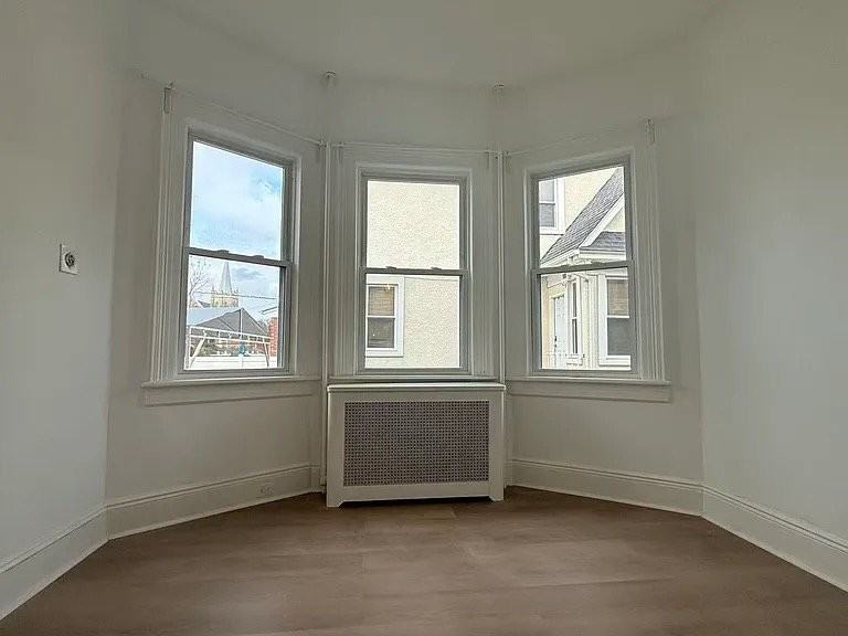 3530 Bayside211Th St - Photo 5 of 9