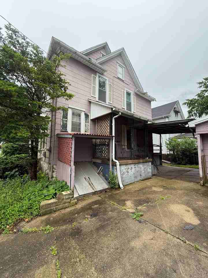 1595 N Church St - Photo 2 of 11