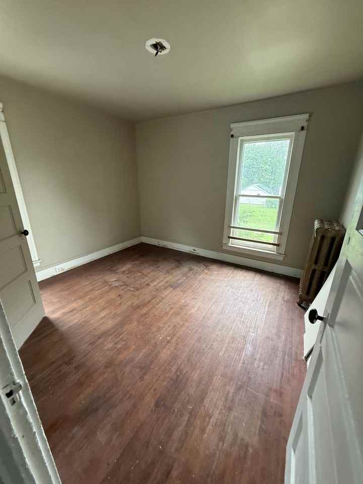 1595 N Church St - Photo 5 of 11