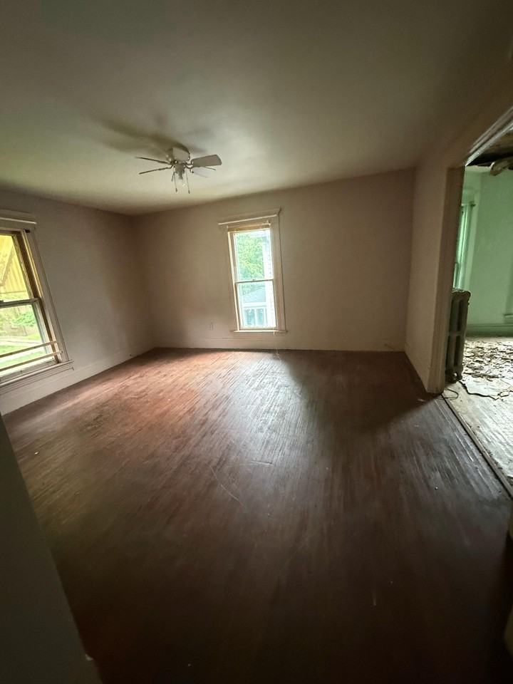 1595 N Church St - Photo 7 of 11