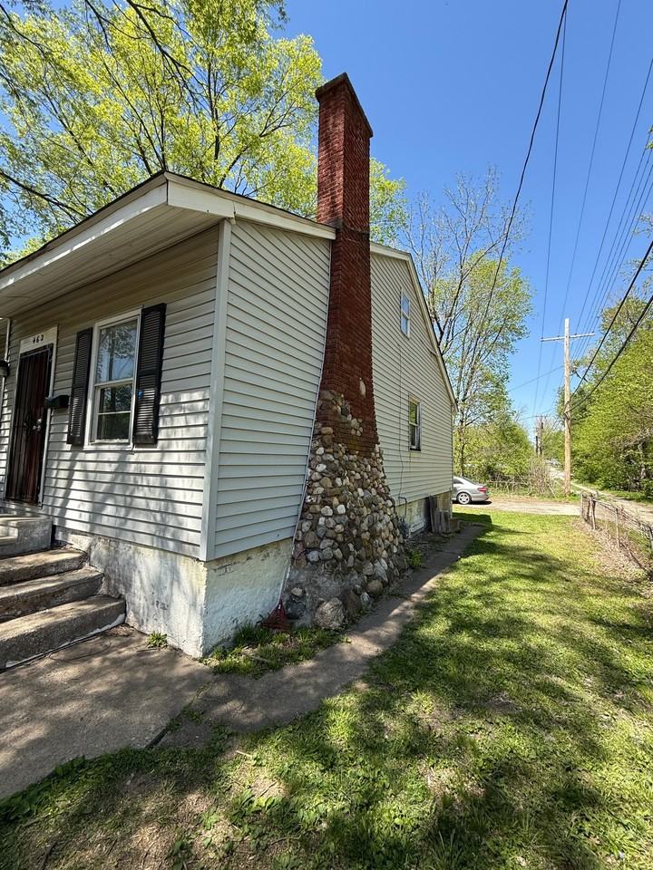 462 W Leafland Ave - Photo 2 of 9