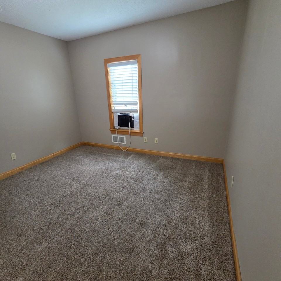 508 Cross St #508 - Photo 3 of 13