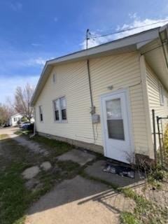 1305 E Lawrence St - Photo 3 of 18