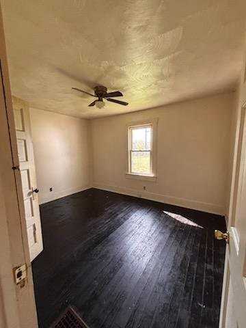 1305 E Lawrence St - Photo 4 of 18