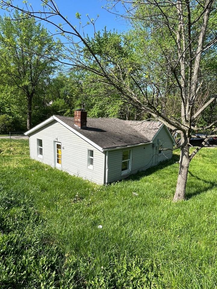 66 Franklin Ave - Photo 3 of 20