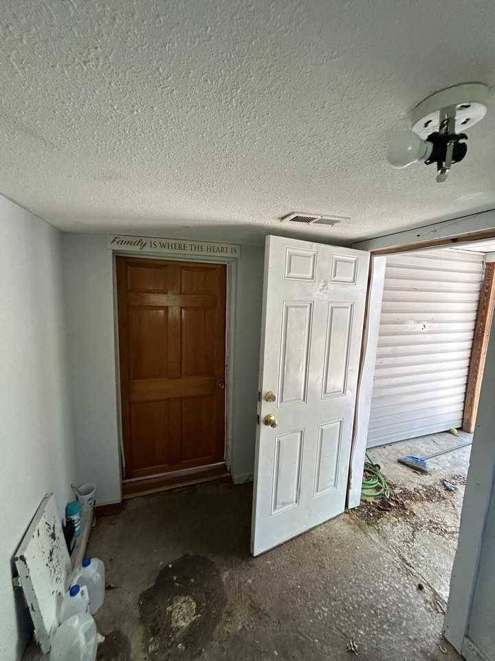 66 Franklin Ave - Photo 6 of 20