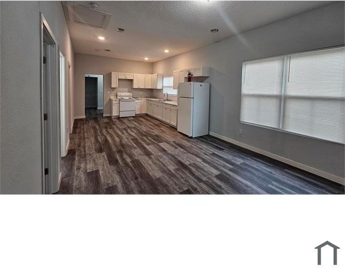 1446 W 23rd St - Photo 3 of 16